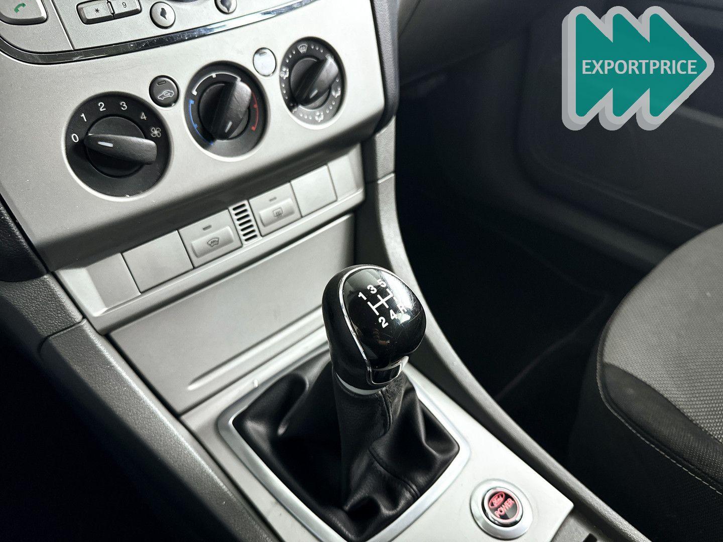 Ford Focus 2009 — photo 15
