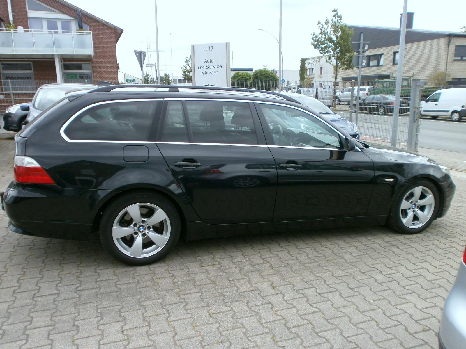 BMW 530 2006 — rear view