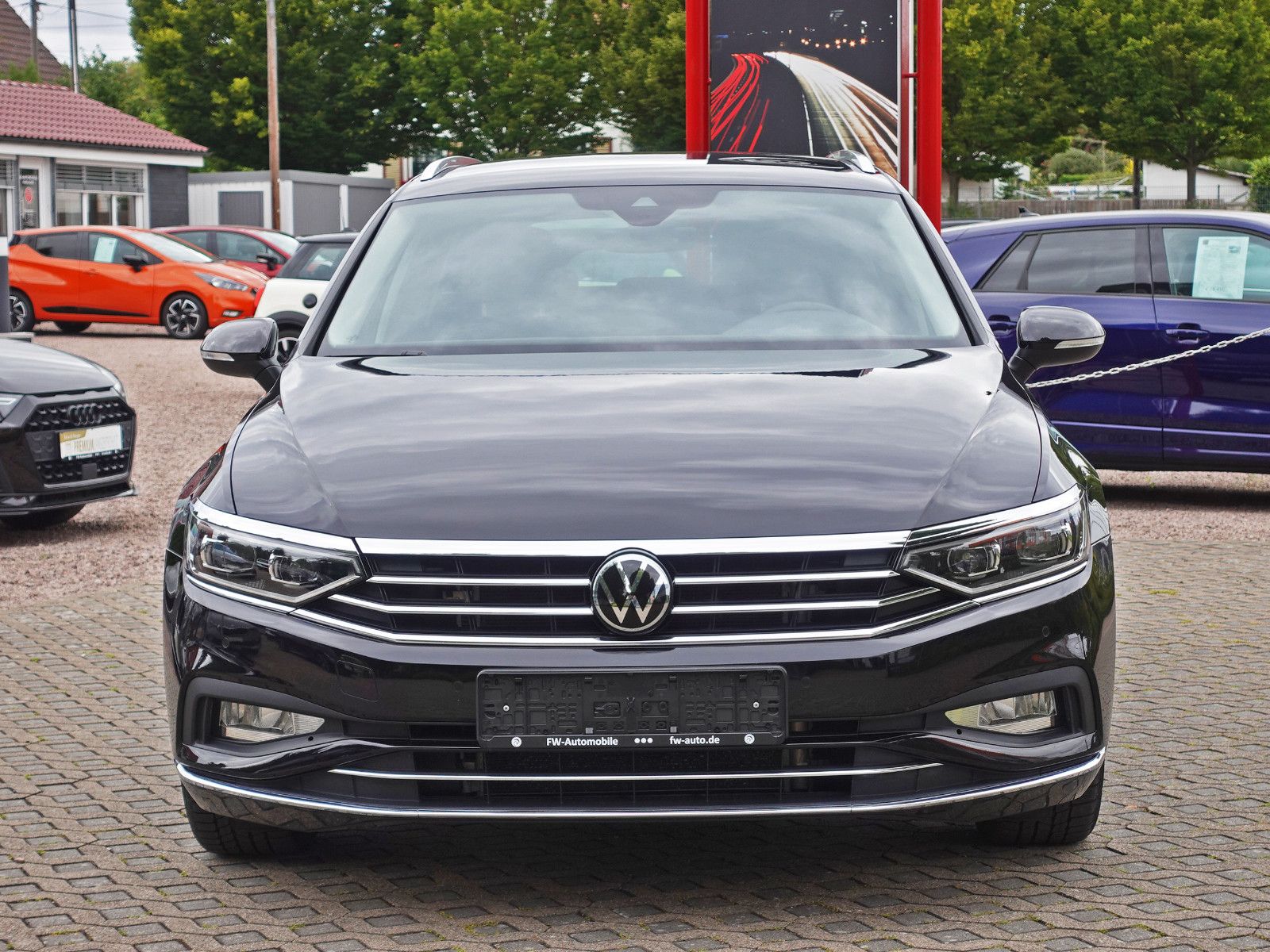 Fahrzeugabbildung Volkswagen Passat Variant 2.0 TDI DSG Elegance IQ-Light AHK