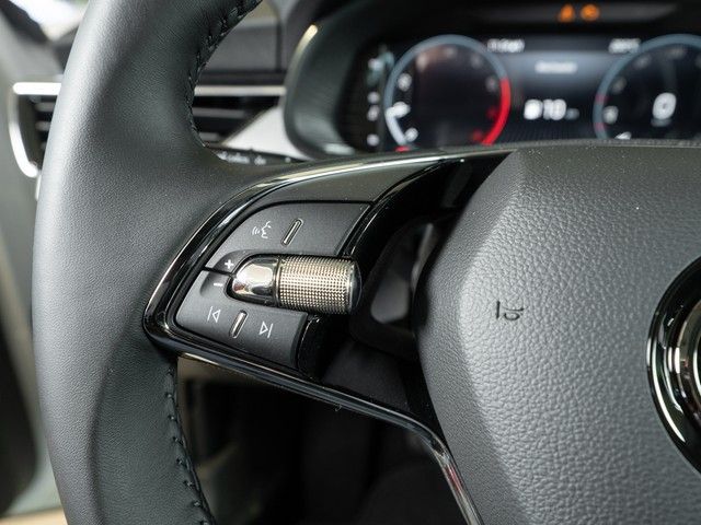 Kamiq 1.0 TSI Tour NAVI+LED+RFK+ACC
