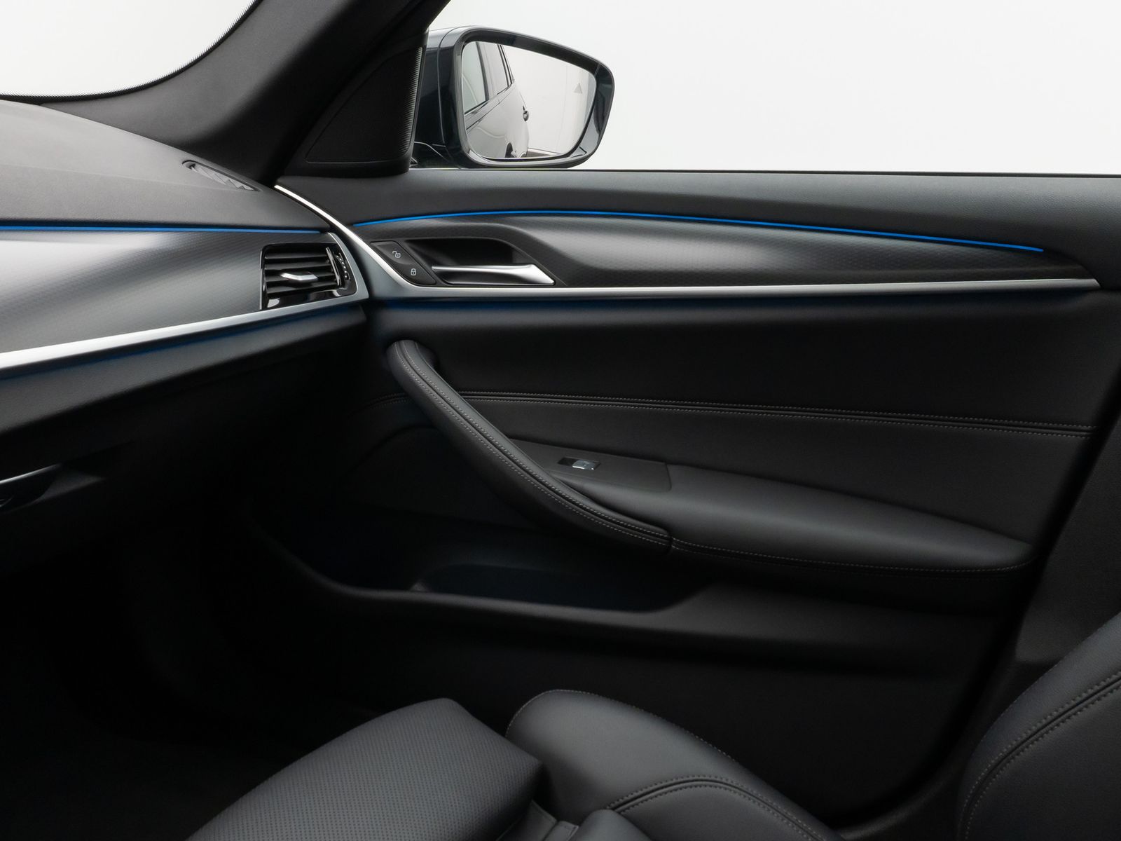 Fahrzeugabbildung BMW 530e xD M Sport Kamera Laser HUD DAB H/K Komfort