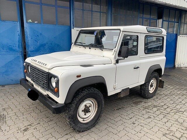 Land Rover Defender 90 2.4 TD4 Station Wagon S