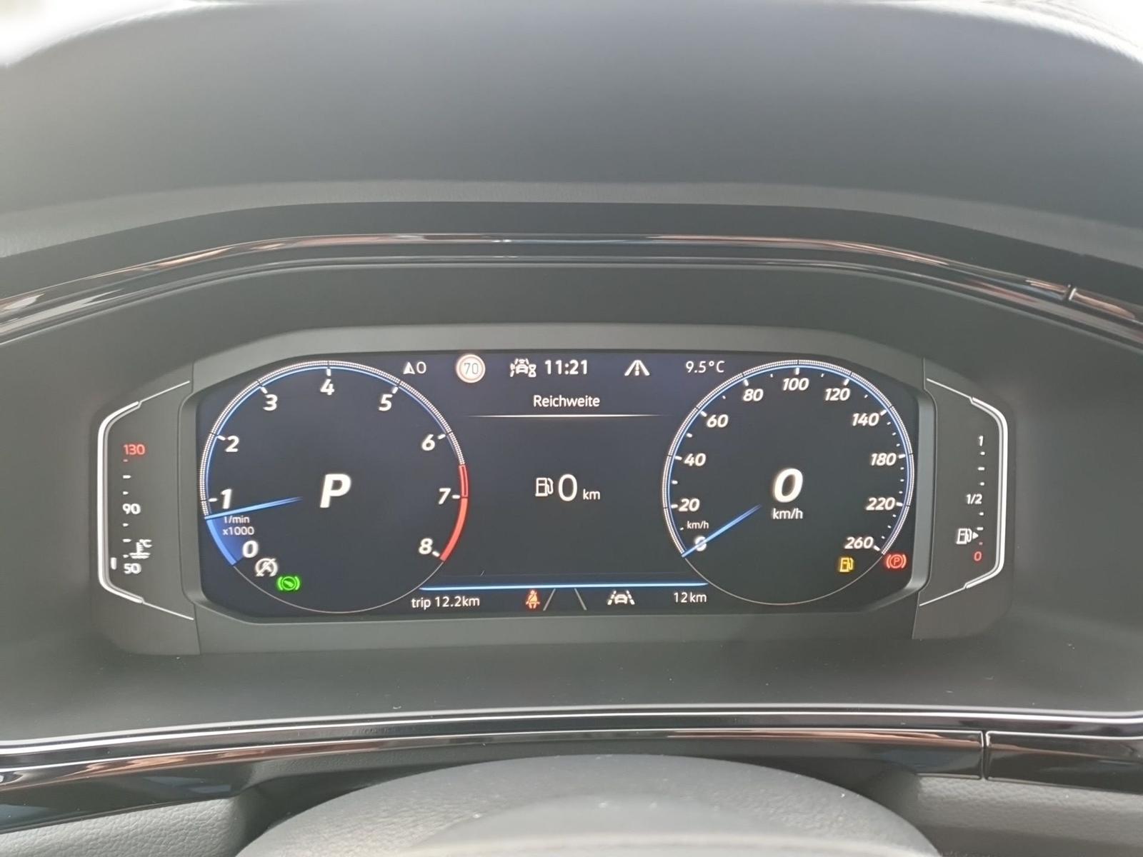 Volkswagen T-Roc R-Line *NAVI*MATRIX*AHK*KAMERA*BLACKSTYLE*, миниатюра 6
