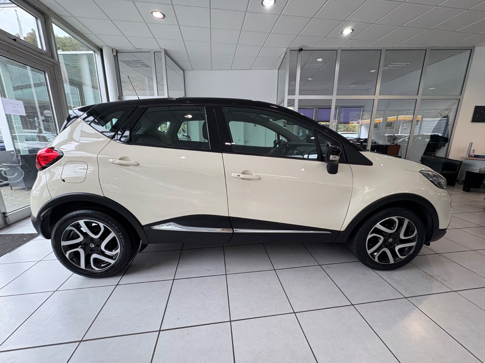 Fahrzeugabbildung Renault Captur Intens *RÜCKFAHRKAMERA*