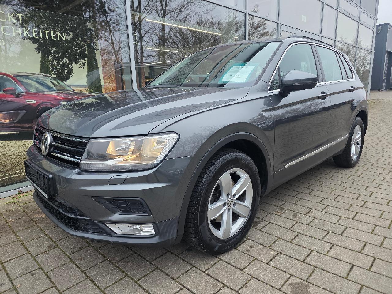 Volkswagen Tiguan Comfort 4Motion Navi SHZ PDC 8-fach Alu 