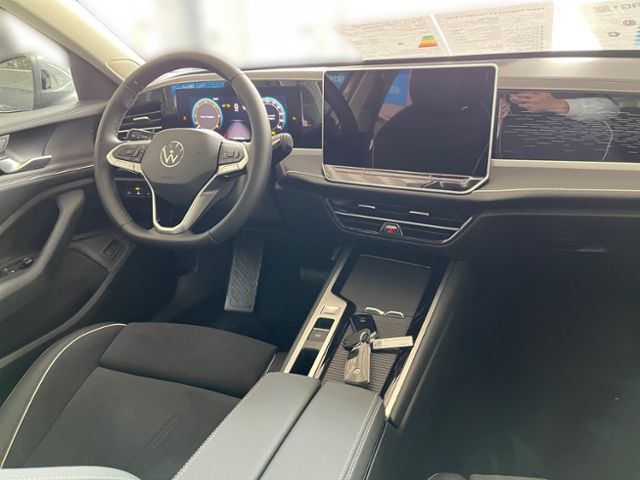 Fahrzeugabbildung Volkswagen Passat 2.0 TDI DSG  Elegance NAVI AHK GJR El.HEC