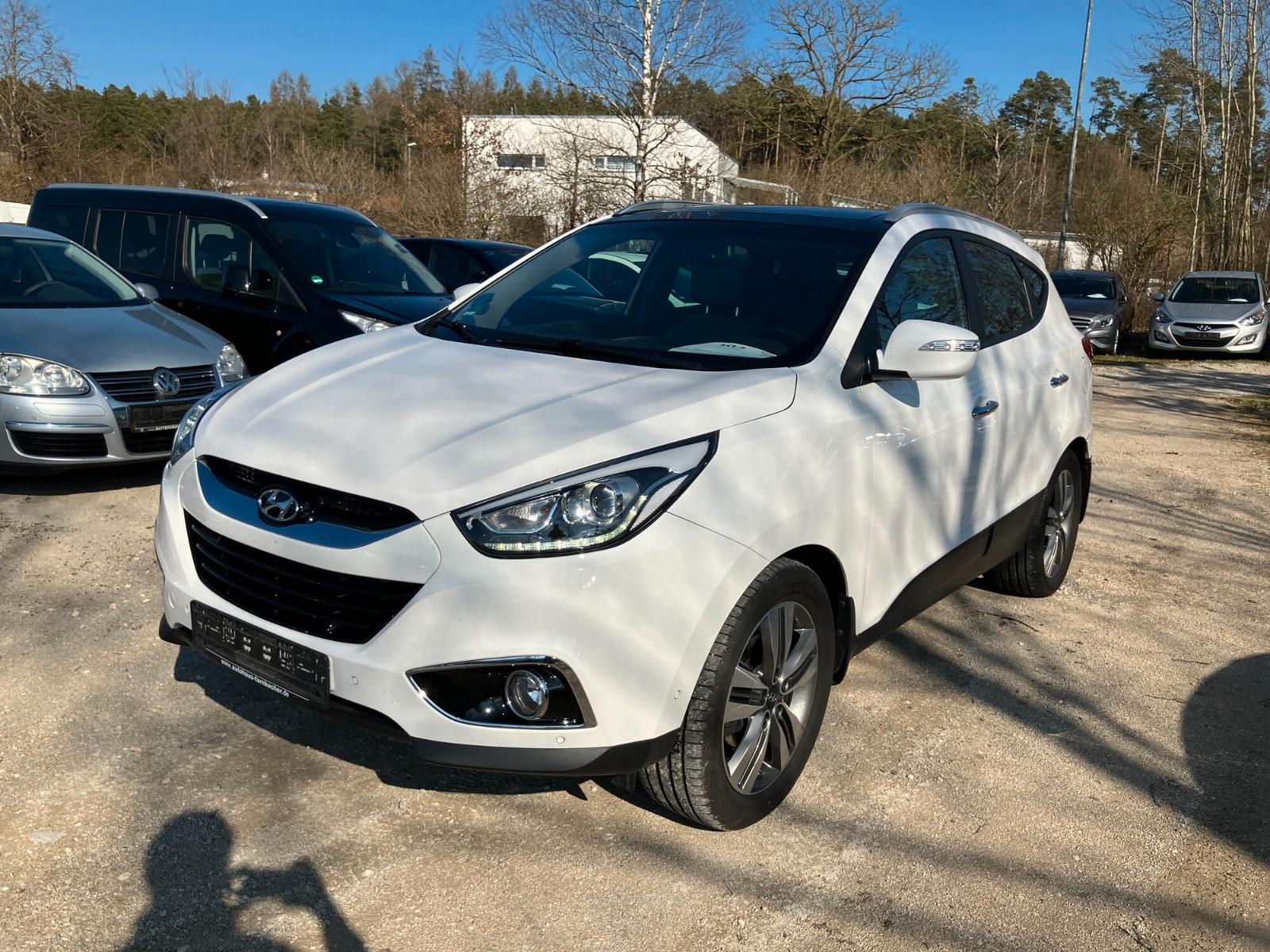 Hyundai ix35 2.0D 4WD Xenon Leder PANO Kamera Navi