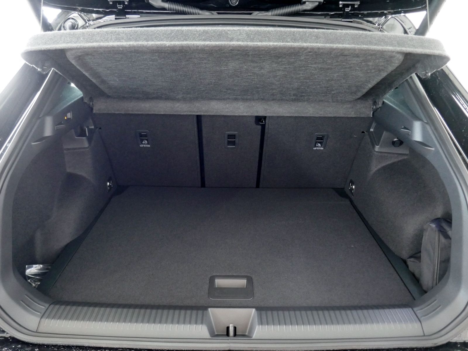 Fahrzeugabbildung Volkswagen T-Roc R-Line 1.5 eTSI DSG | LED AHK RFK ACC Navi