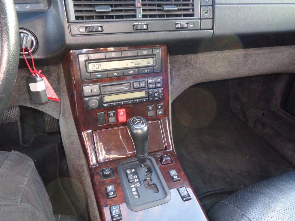 Mercedes-Benz SL 320