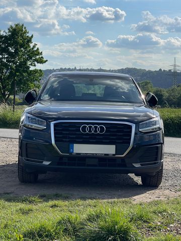 AUDI Q2 1.4 TFSI COD S tronic Xenon- LED