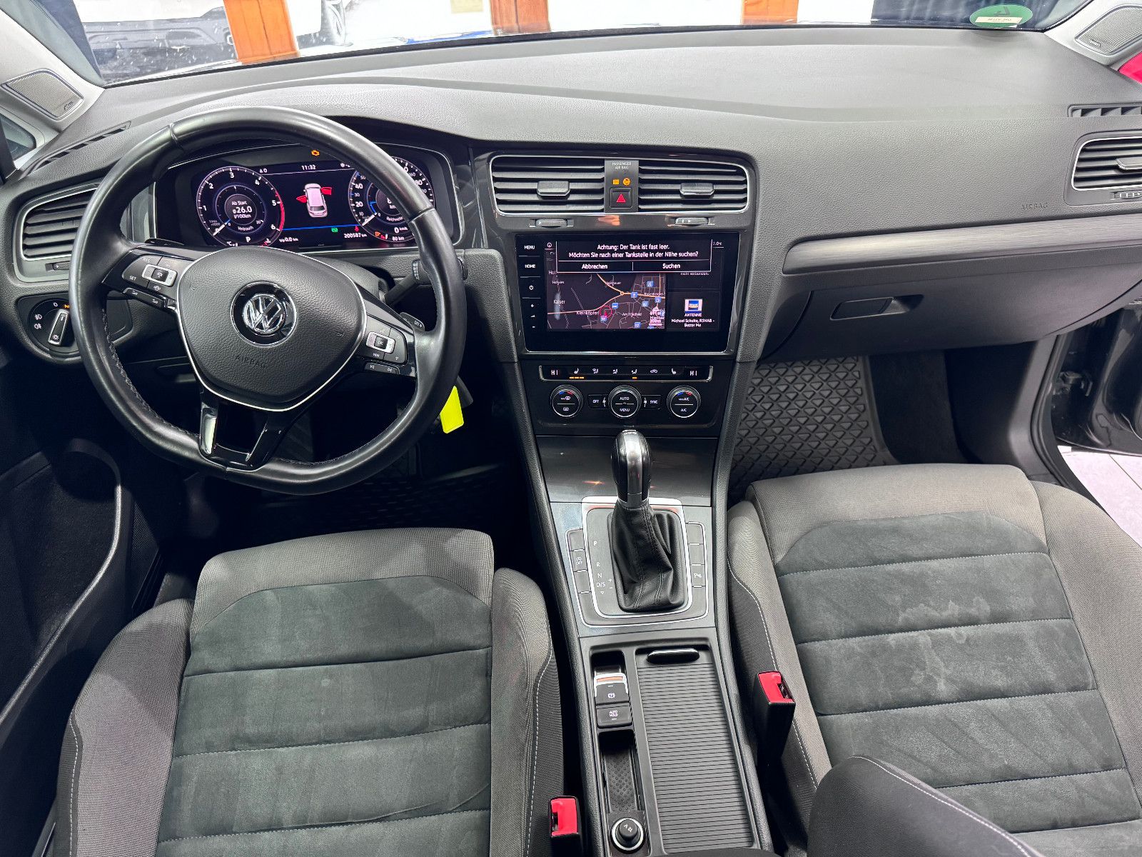 Fahrzeugabbildung Volkswagen Golf VII Variant*DSG*NAVI*MASSAGE*DIGI-TACHO*ACC