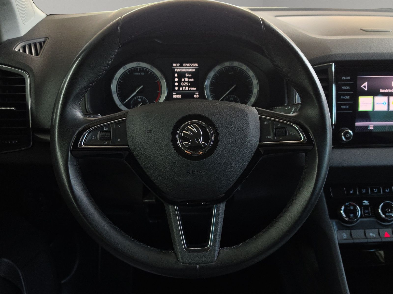Fahrzeugabbildung SKODA Karoq Ambition Apple CarPlay