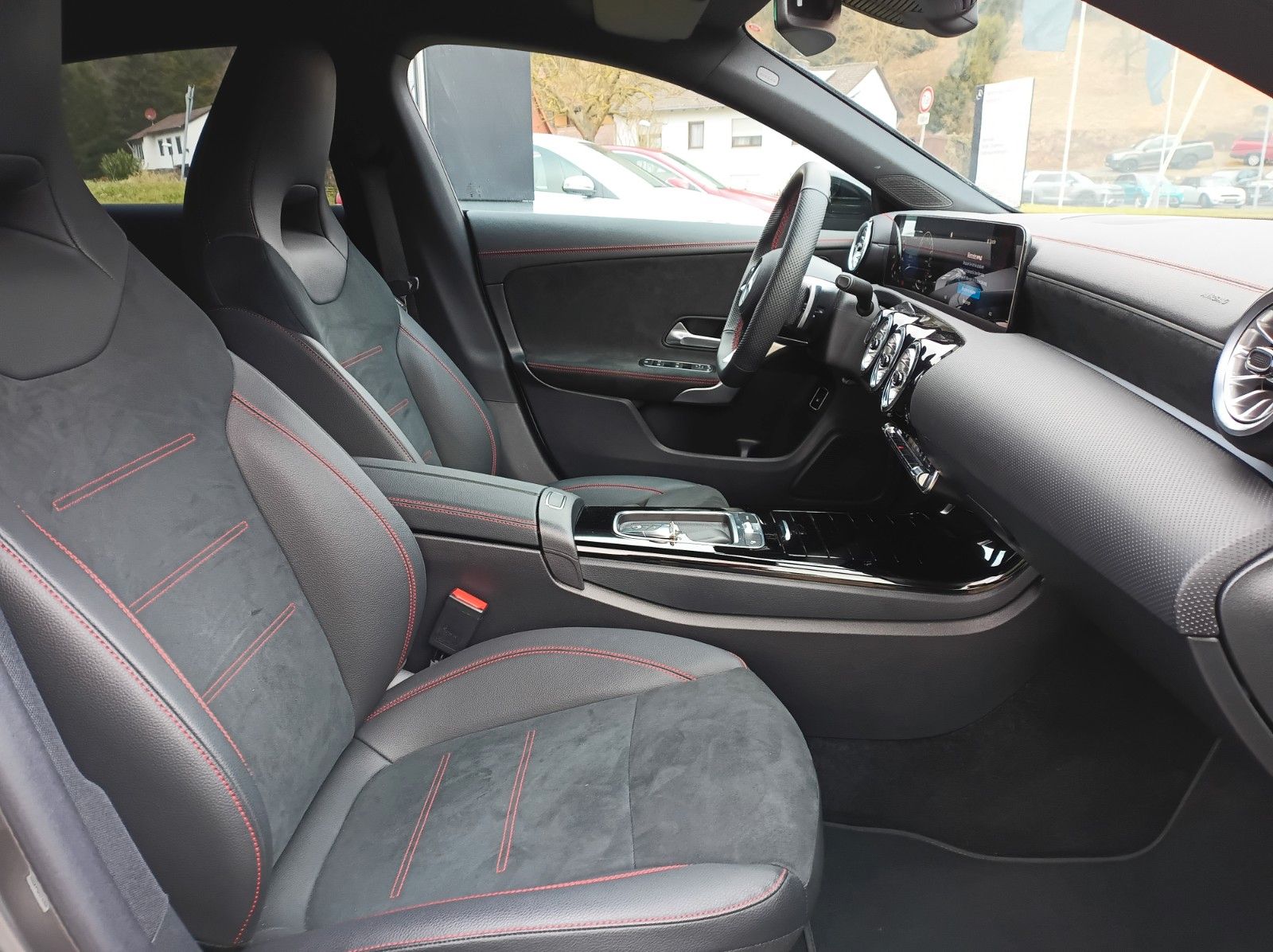 Fahrzeugabbildung Mercedes-Benz CLA 250e SB+AMG LINE+NIGHTPAKET+LH+SH+KAMERA++++