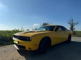 Dodge Challenger V8 SRT 6,4 Liter selten in gelb