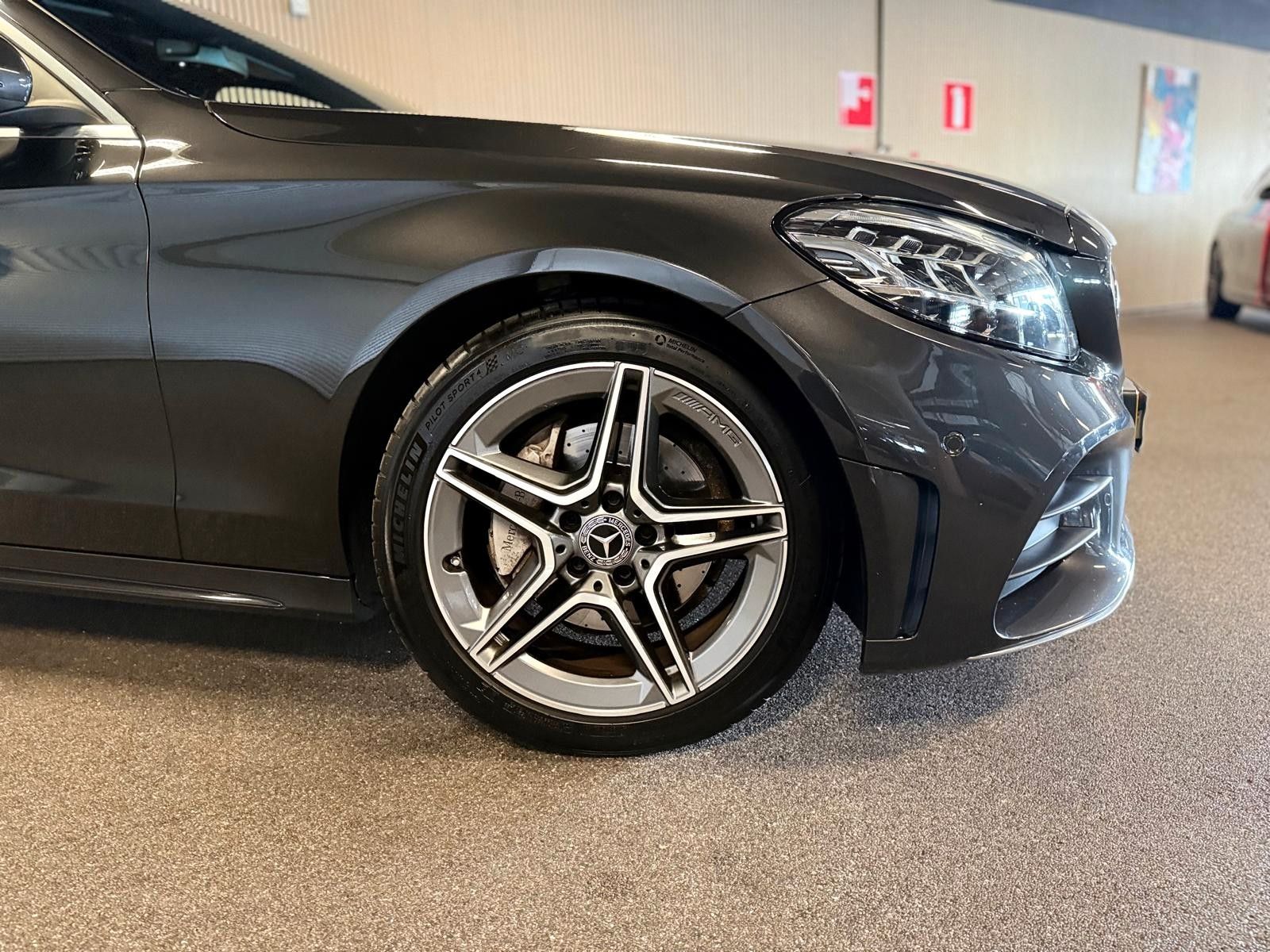 Mercedes-Benz C180 AMG STYLING-DIGI DASH-APPLE CARPLAY imagem 3
