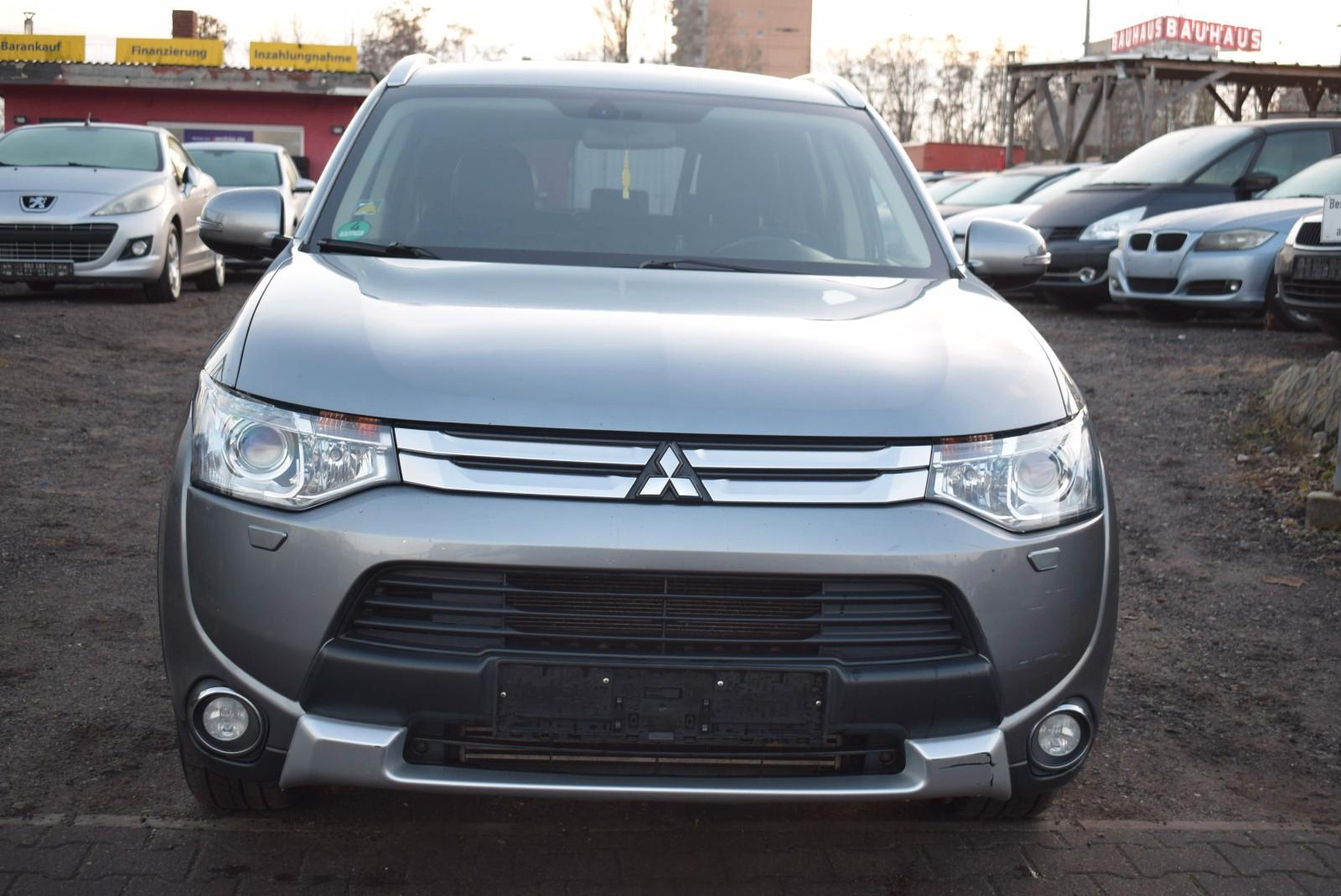 Mitsubishi Outlander Style+ Instyle 4WD