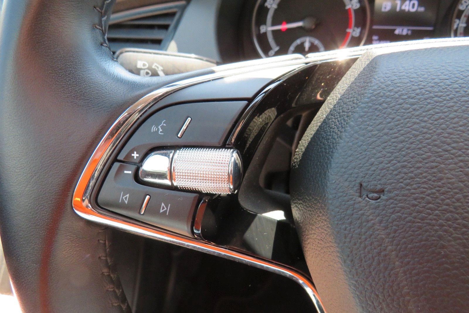 Fahrzeugabbildung SKODA Fabia Combi ALU16`PDC NEBEL APP-CONNECT 1.H