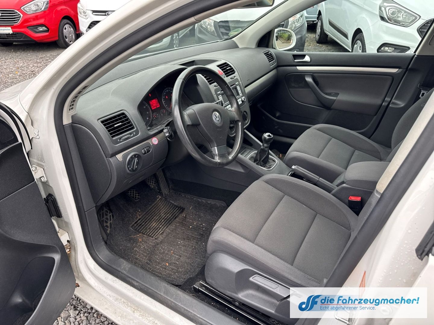 Fahrzeugabbildung Volkswagen Golf V Comfortline *GETRIEBESCHADEN* *EXPORT