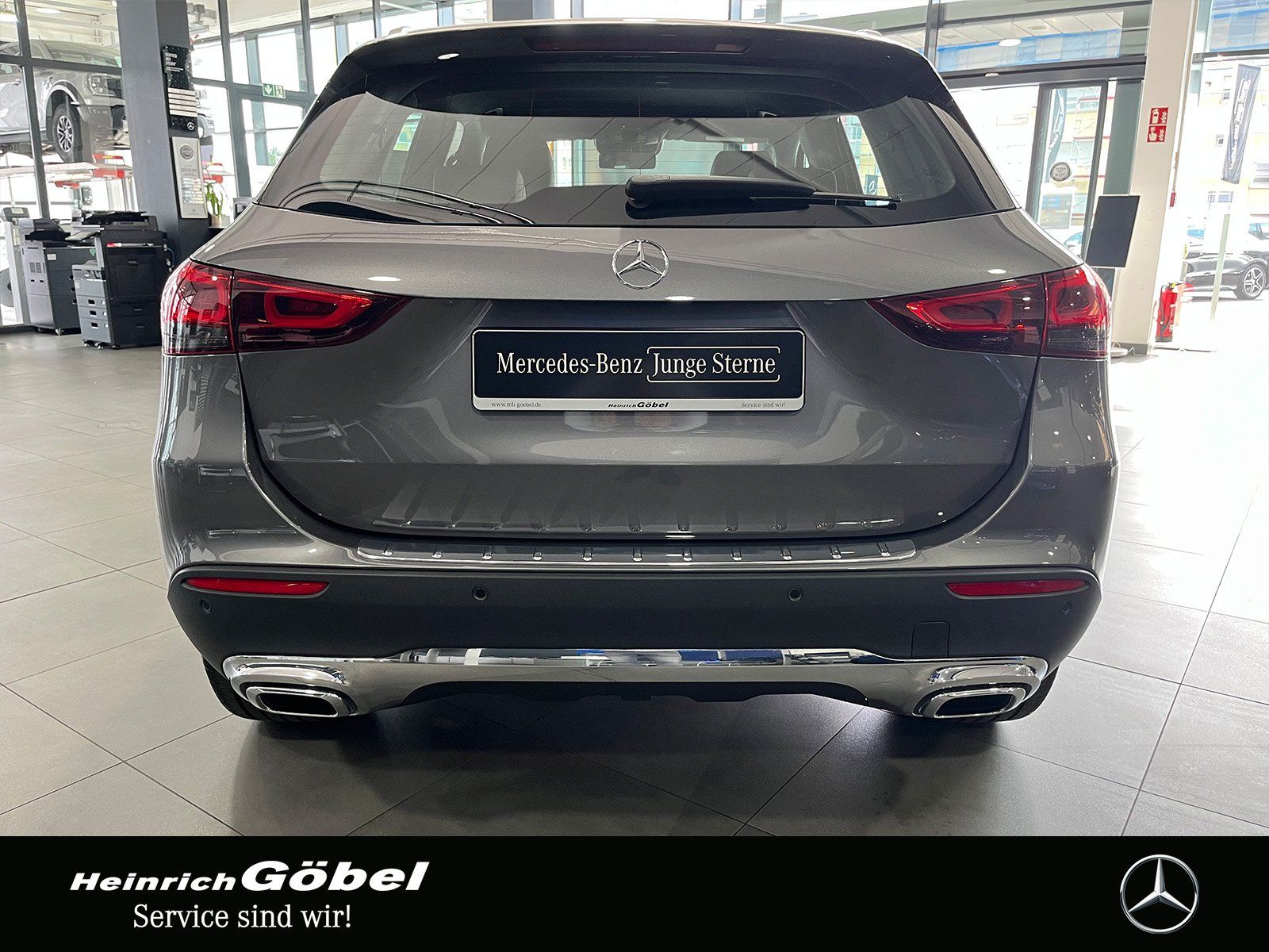 Fahrzeugabbildung Mercedes-Benz GLA 180 PROGRESSIVE+KAMERA+LED+AHK+CARPLAY+NAVI