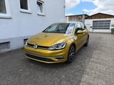 Volkswagen Golf VII Lim. Comfortline - mit Diesel-Antrieb: Gelb, Kleinwagen