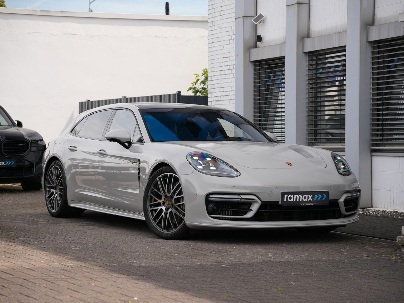 Porsche Panamera 4 E-Hybrid Sport Turismo SportDesign Pa