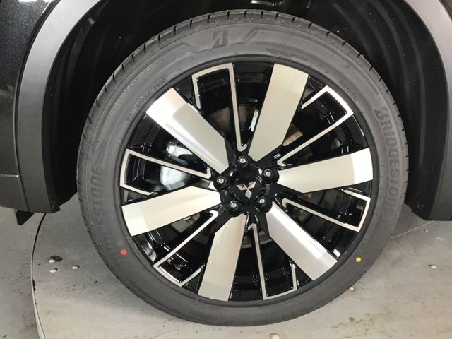 Fahrzeugabbildung Mitsubishi Plug-in Hybrid Outlander Intro Edition Navi/360°