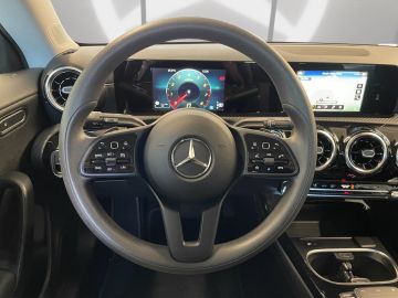 Mercedes CLA 180 Shooting Brake - 7