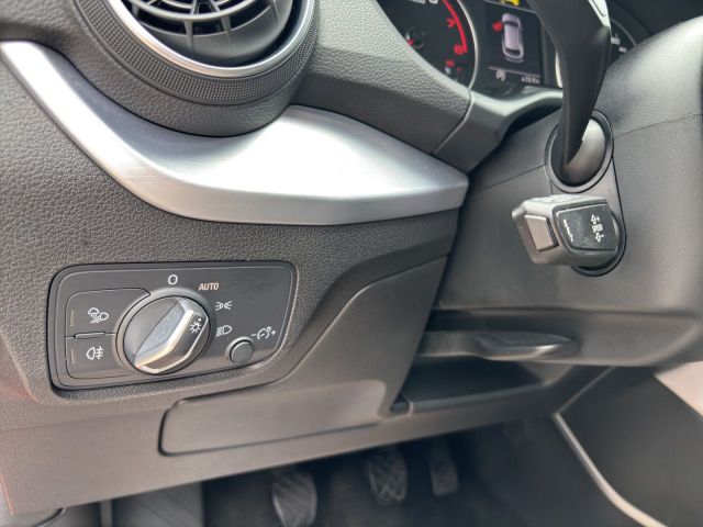 Q2 sport 1.4 TFSI Navi+LED-Scheinwerfer+Sitzh.