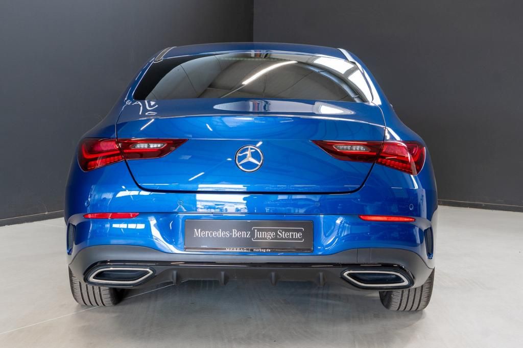 Mercedes-Benz CLA 220 4MATIC Coupé foto 4