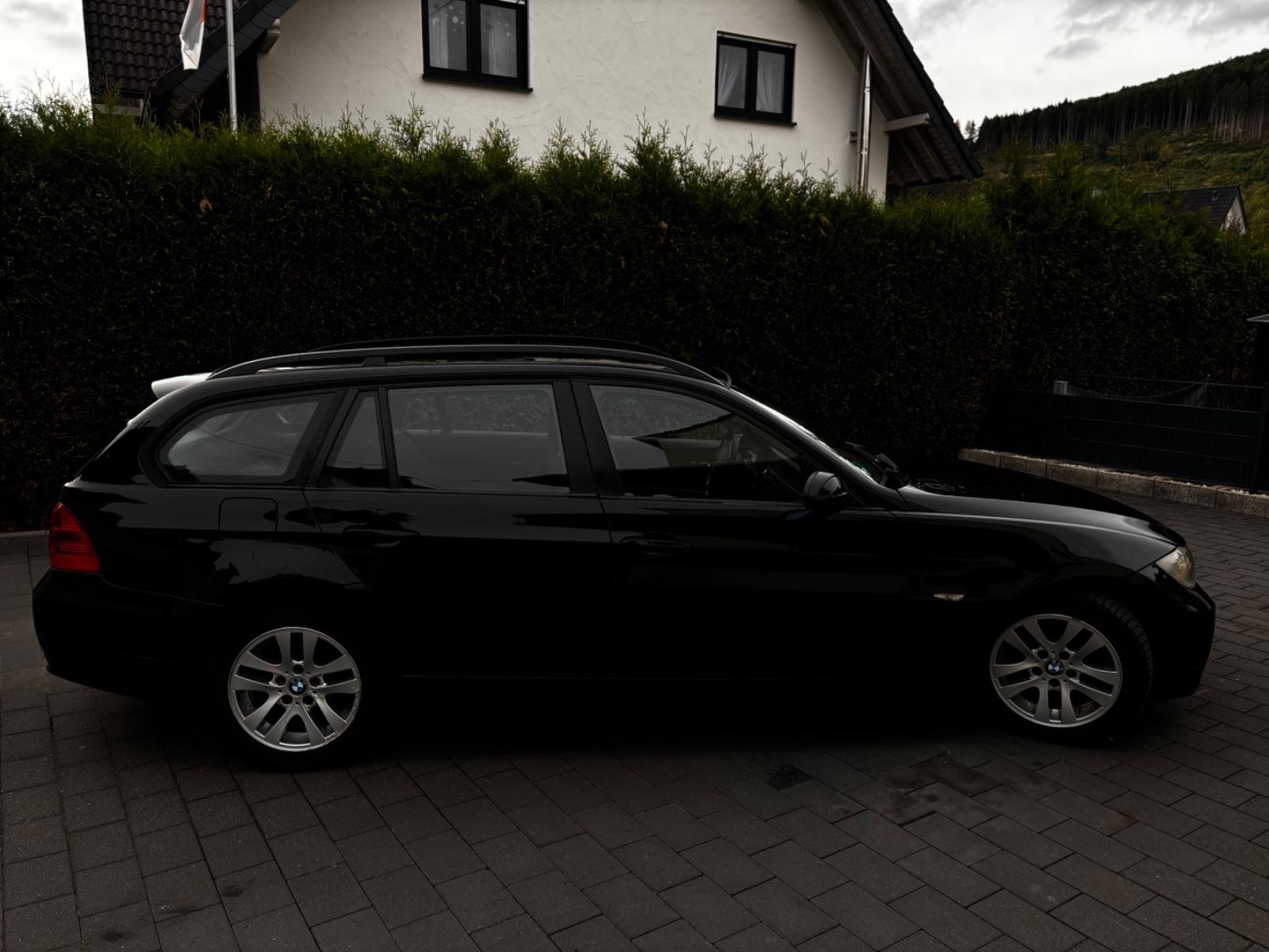 BMW 318 2008 — photo 7