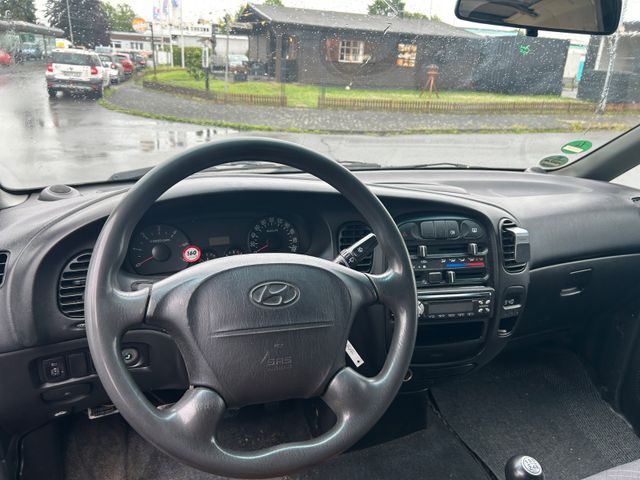 Fahrzeugabbildung Hyundai H-1 Kasten L2/H1 AHK  HU 01/28