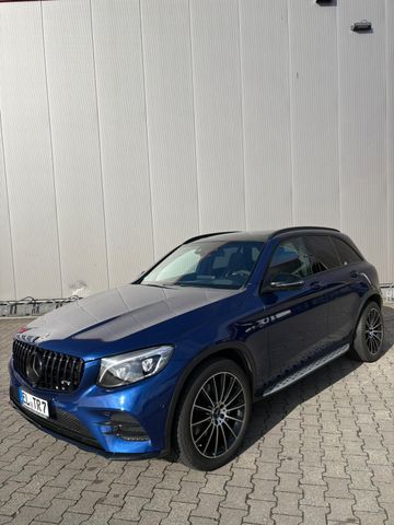 MERCEDES-BENZ GLC 43 AMG*4Matic*Voll*Perf. Sitze*Pano*