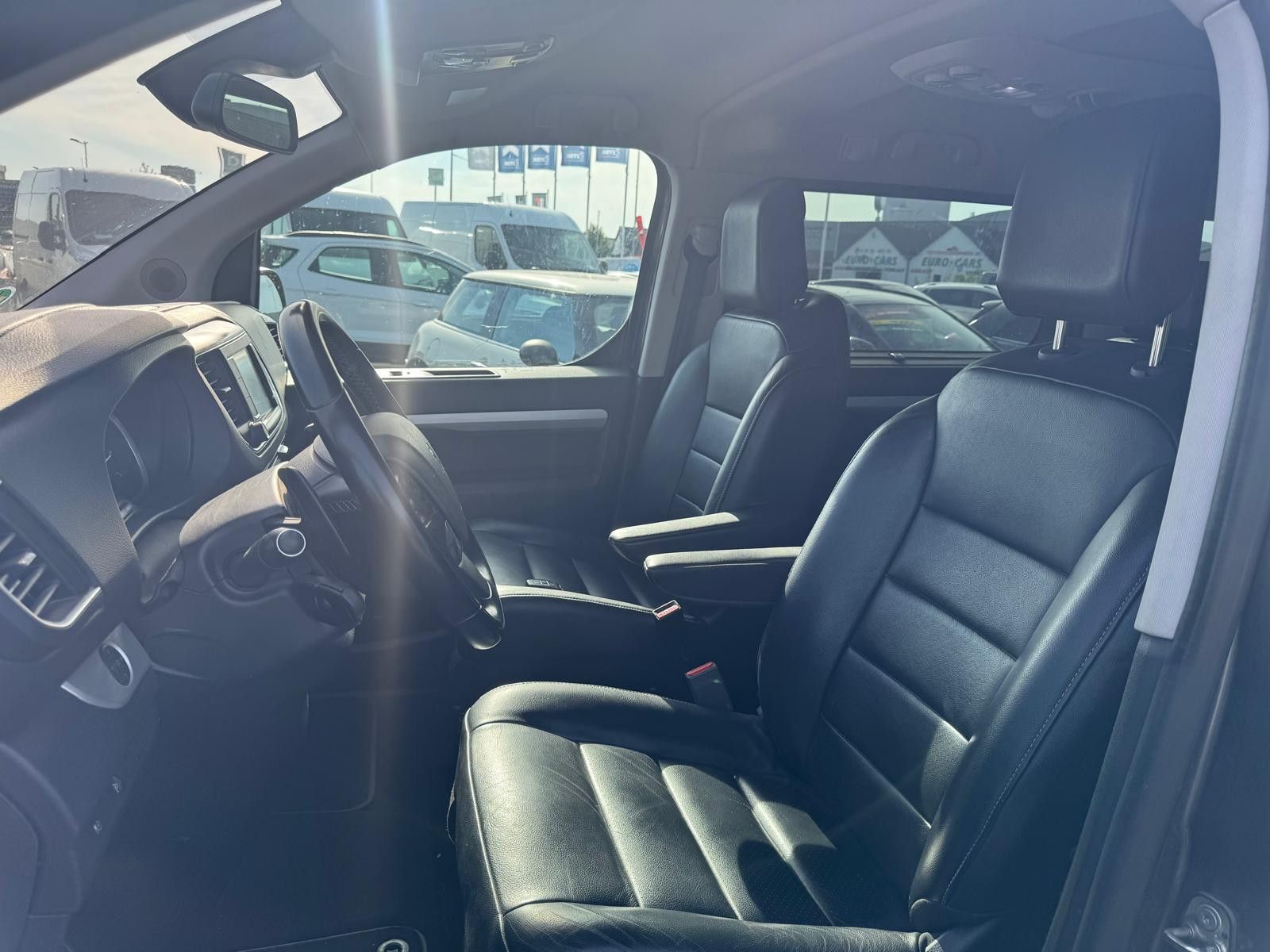 Fahrzeugabbildung Peugeot TravellerBusiness/ 1.HAND/SCHECKHEFT/ZAHNRIEMEN