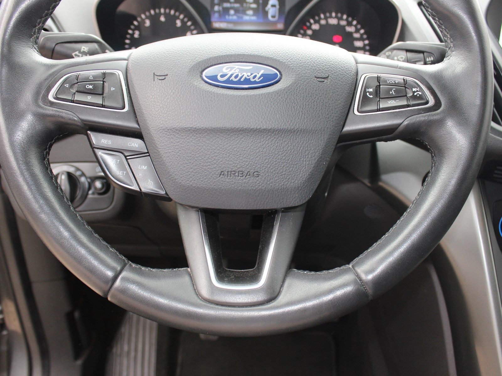 Fahrzeugabbildung Ford Kuga Cool & Connect 1,5 EcoBoost 4x2