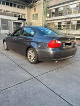 BMW 320i - Automatik, Navi, Xenon, Keyless-Go  - gebrauchte BMW 320 aus dem Jahr 2006