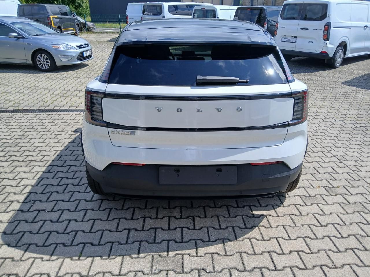 Fahrzeugabbildung Volvo EX30 Ultra 2WD Pure Electric