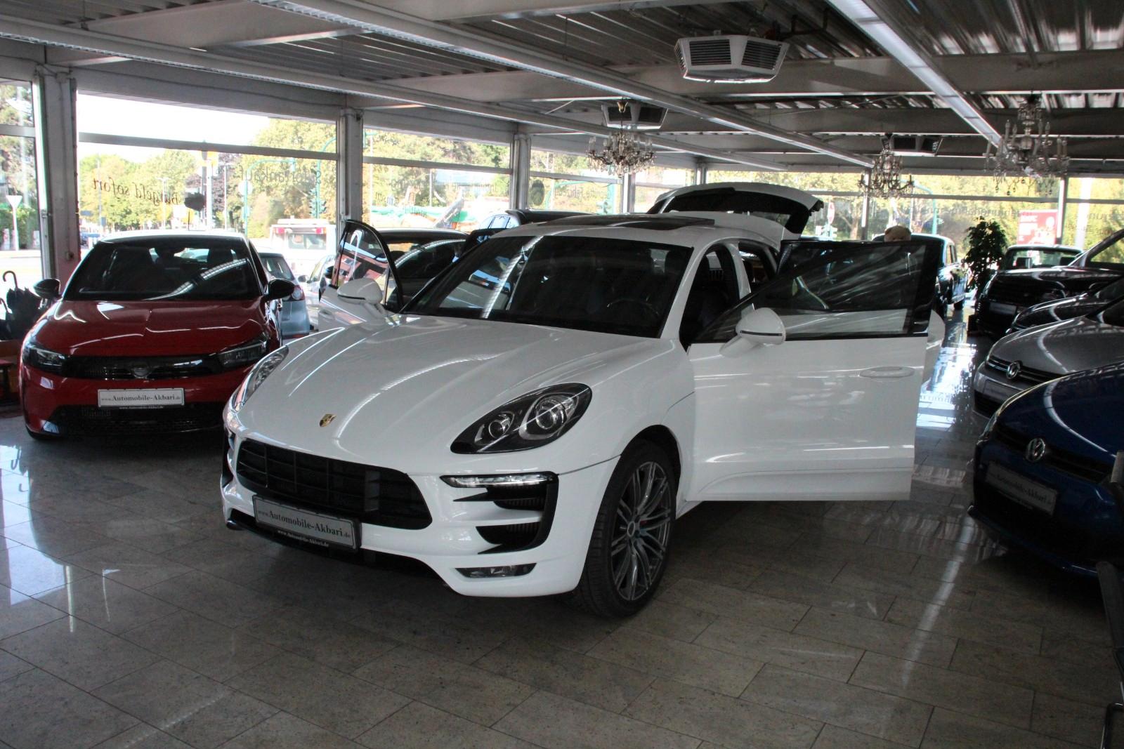 Porsche Macan Turbo *BOSE/Pano/Sitzbelüftung*