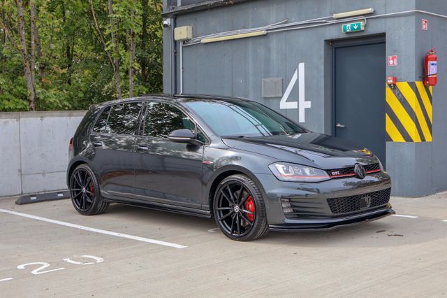 Volkswagen Golf 2.0 TSI BMT GTI Performance Pano Leather