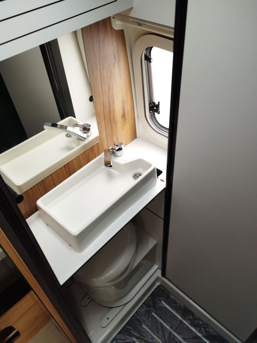 Fahrzeugabbildung Karmann Dexter DE 580 Captain-Chair-Sitze, Klima,