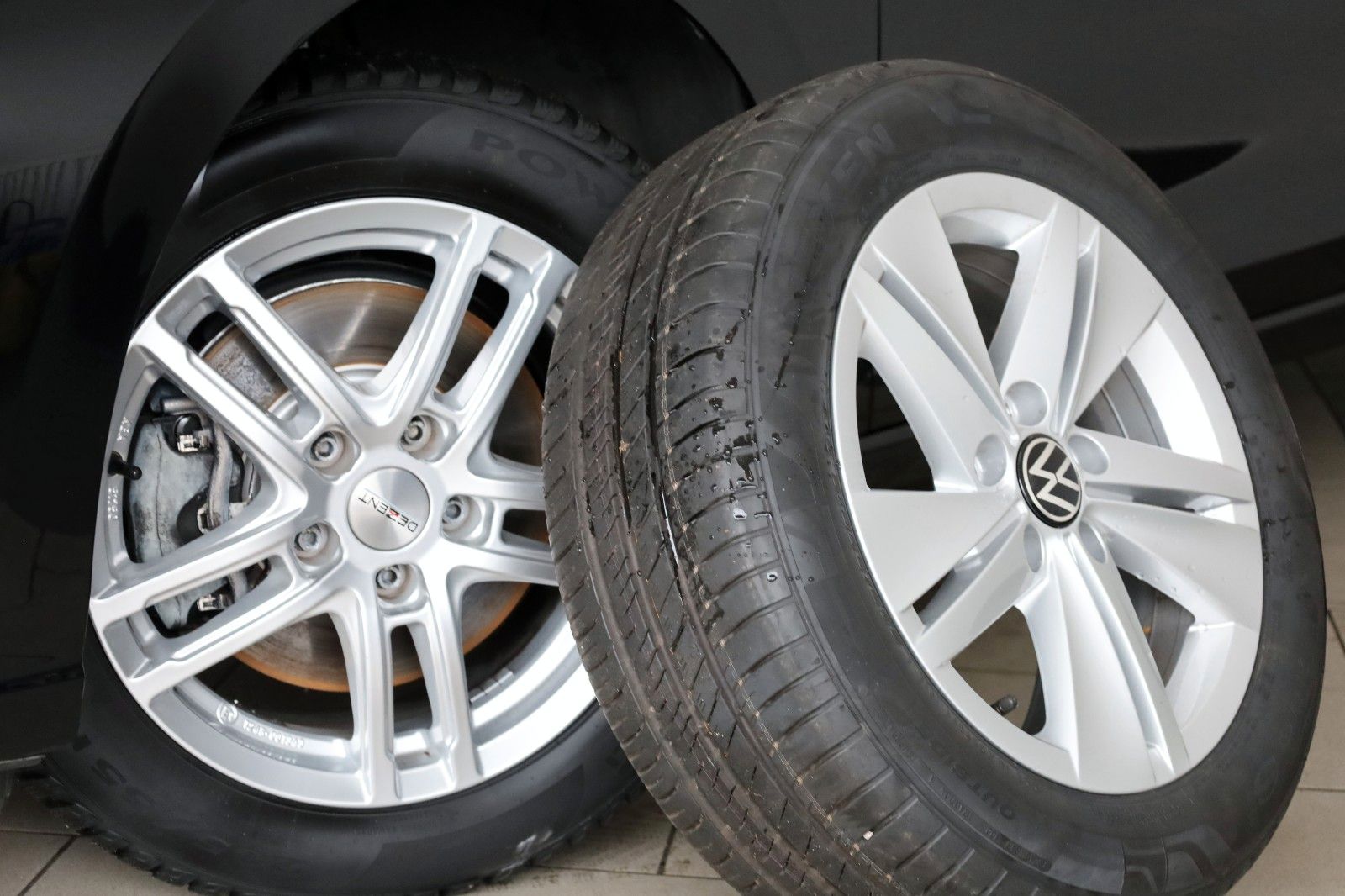 Fahrzeugabbildung Volkswagen Golf VIII Variant Life Navi,LED,SH,PDC,ACC,SR+WR