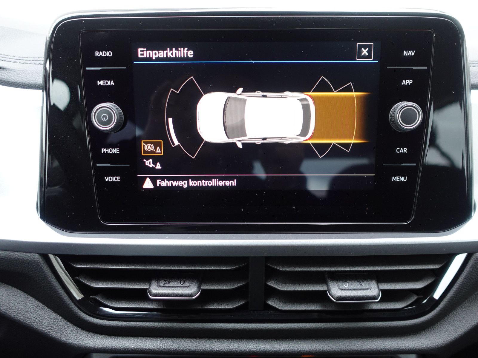 Fahrzeugabbildung Volkswagen T-Roc Life 1.5TSI DSG,Navi,AHK,Allwetter,Sitzhzg
