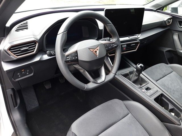 Fahrzeugabbildung Cupra Leon 1.5 TSI Kamera ACC LED 18" Alu SitzHz