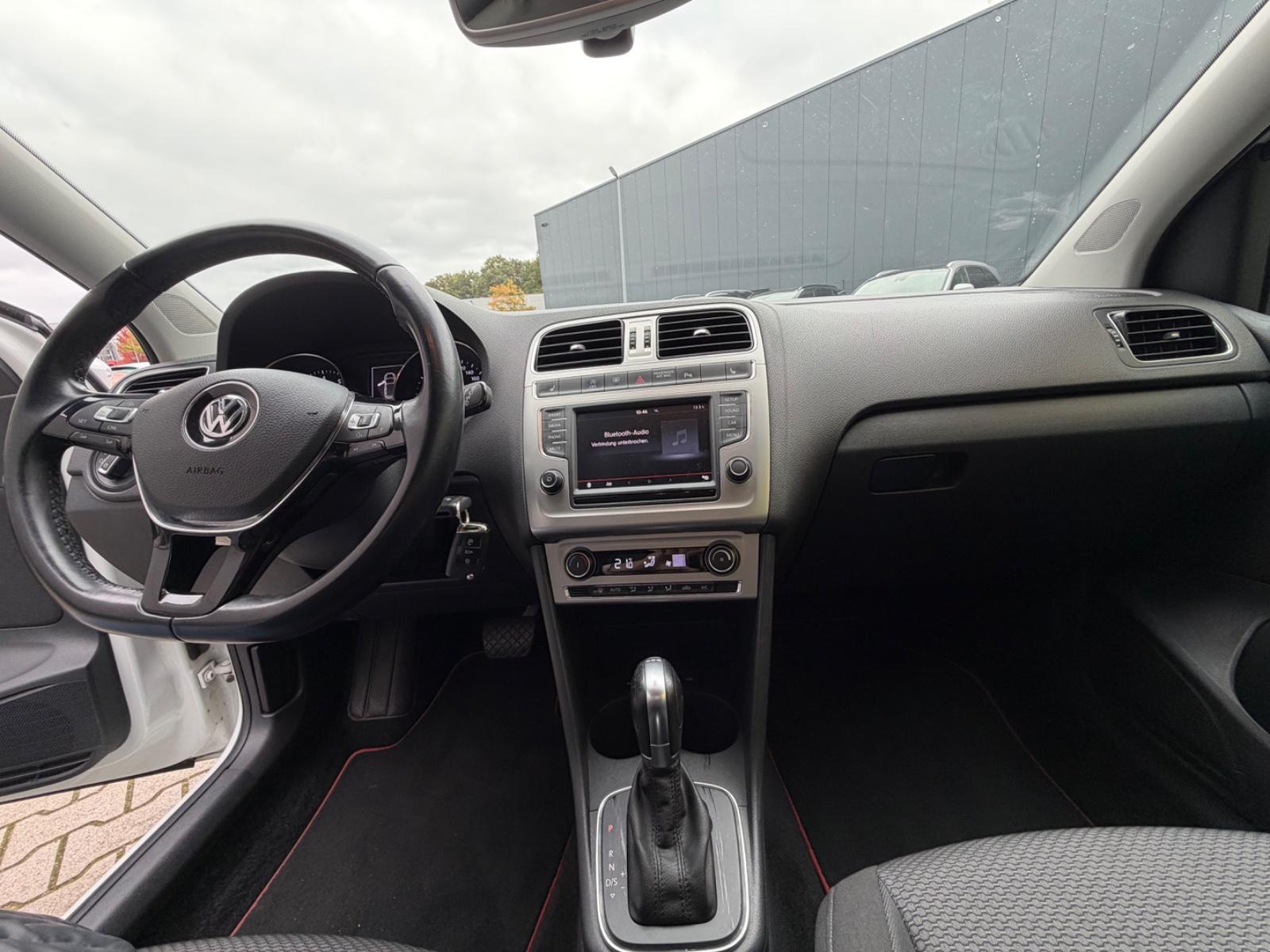 Volkswagen Polo V Highline AUTOMATIK/NAVI/LEDER/SHZ/KLIMAA