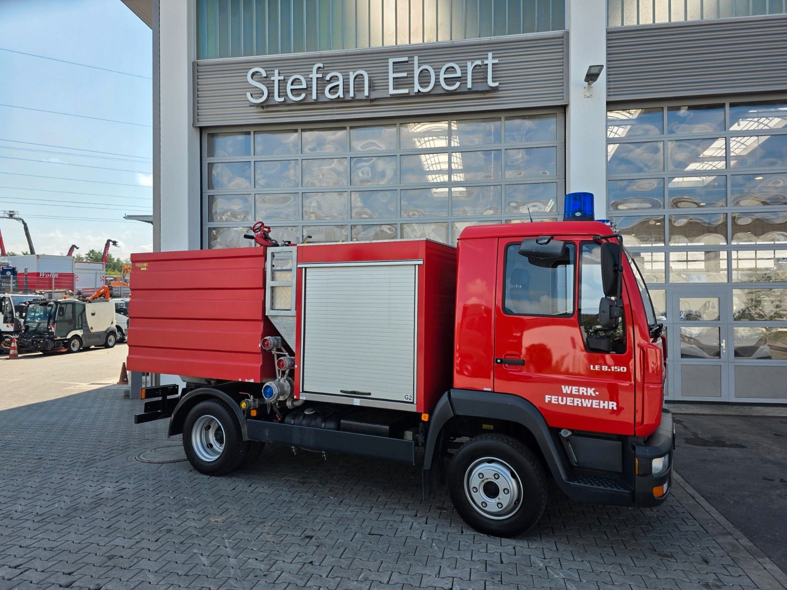 Fahrzeugabbildung MAN LE 8.150 Schaum-Löschfahrzeug 2.500L SLF 25/25