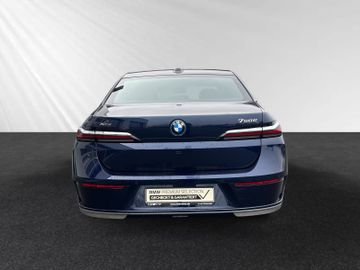 BMW 750 - 8