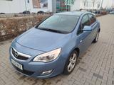 Opel Astra J Lim. 5-trg. Edition - Opel Astra aus 2010 mit Diesel-Antrieb