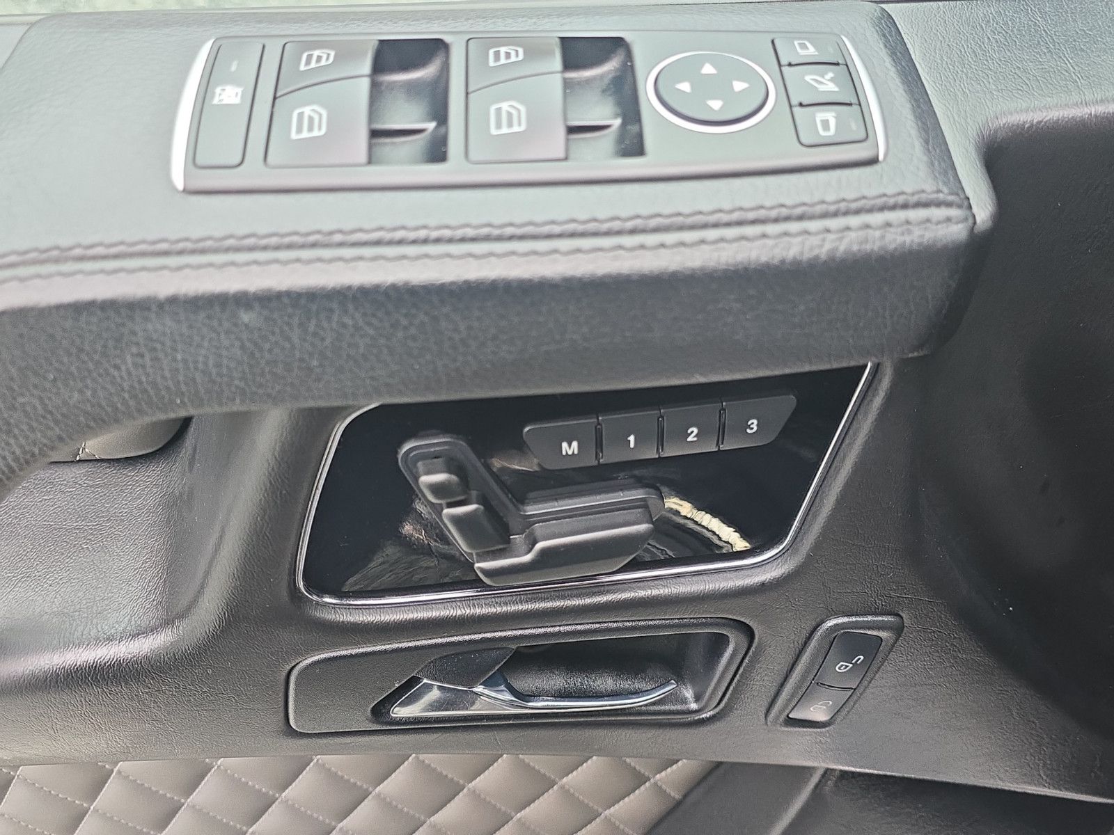 Fahrzeugabbildung Mercedes-Benz G 63 AMG G -Modell DESIGNO