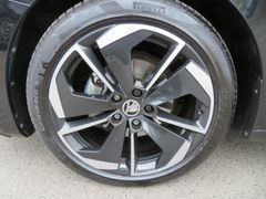 SKODA Octavia Combi 2.0 TDI Sportline DSG LED Navi SKODA Octavia Combi 2.0 TDI Sportline DSG LED Navi