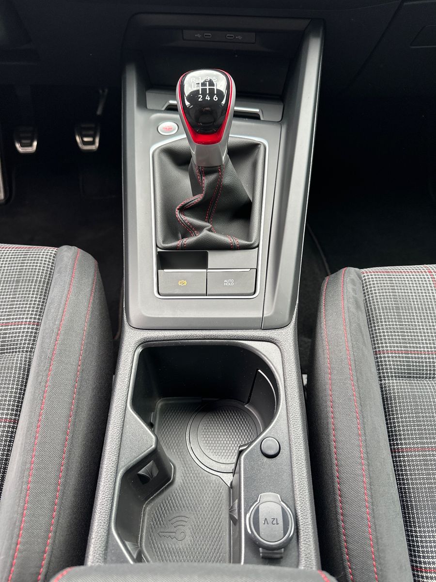 Fahrzeugabbildung Volkswagen Golf 2.0 TSI OPF GTI NAV+LED+KAM+SHZ+KEYLESS