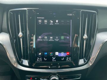 Volvo V60 Kombi Momentum Core*Buisness*CarPlay*1.Hand*
